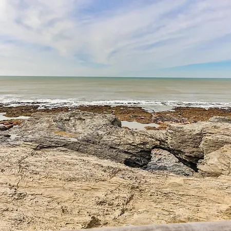 Chaleureux Avec Vue Sur La Corniche *